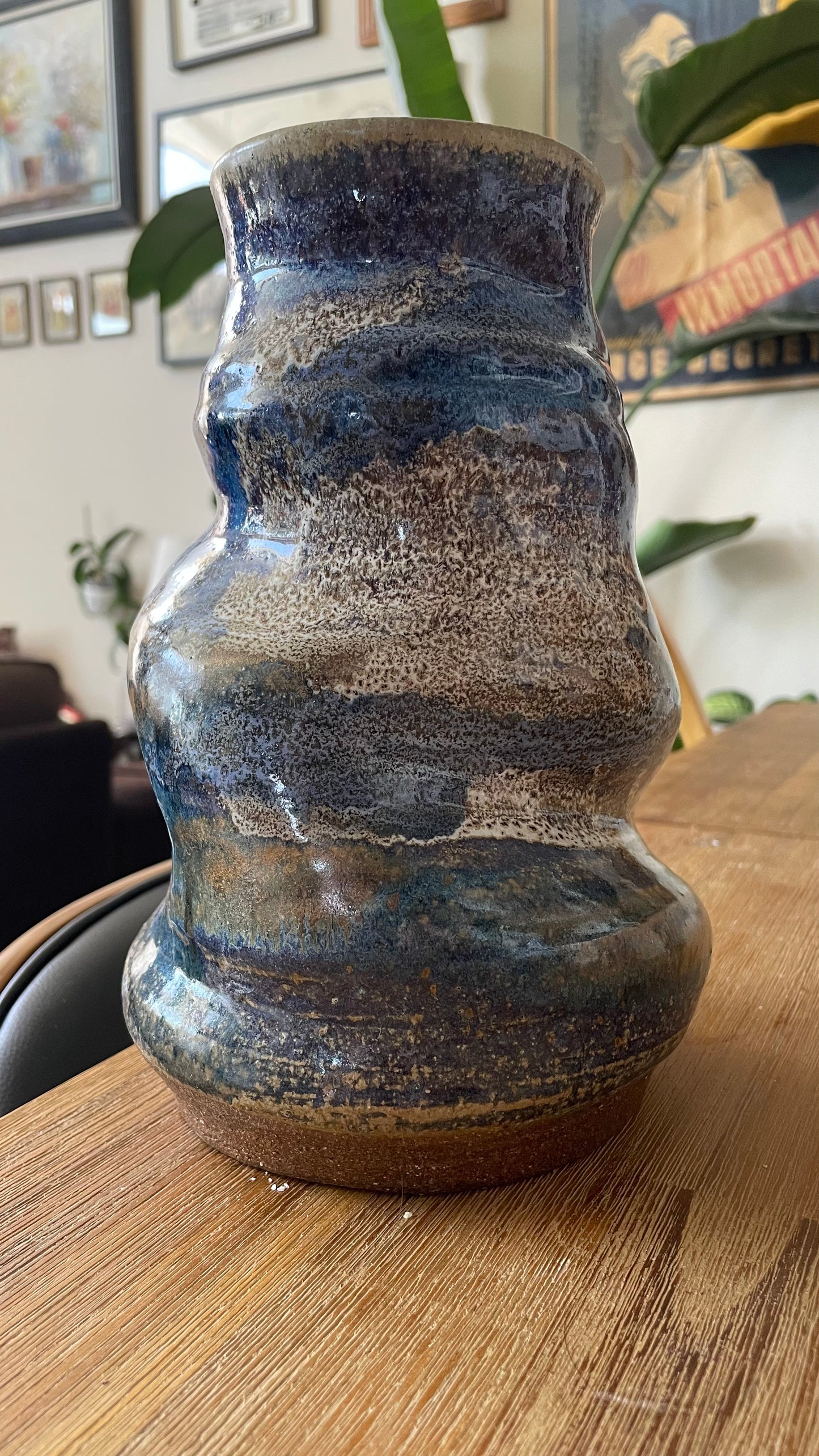 Curvy vase